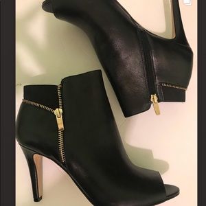 Marc Fisher Booties Size 9 in Black
